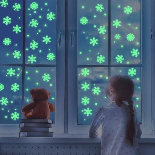 50pcs Christmas Luminous Snowflake Wall Sticker Glow In The Dark Fluorescent Snowflake For Home New Year Xmas Party Wall Decal