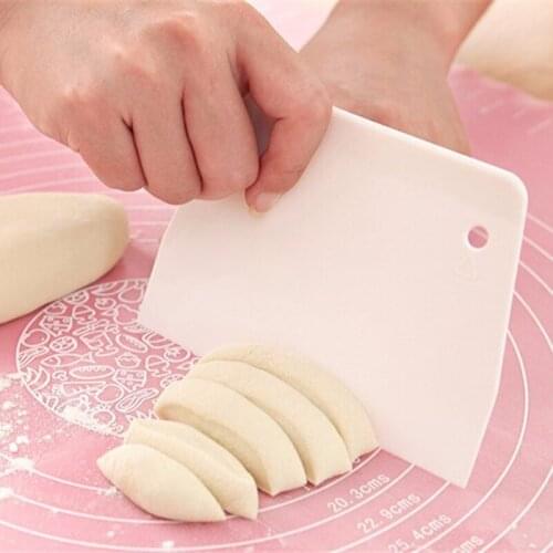 Plastic Pastry Dough Cutter for Fondant Cake Decorating Tools Spatula Baking Scraper Kitchen Tools