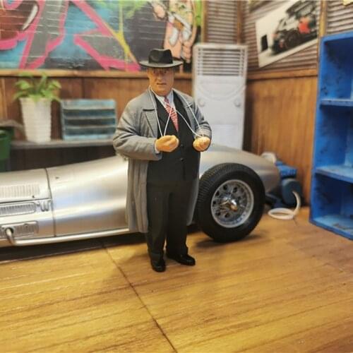 CMC F1 Fleet Manager 1/18 Scale Models Scene Simulation Static Mini Resin Figure Model Toys Collection Display Vehicle Accessory