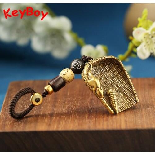 Chinese Traditonal Pure Copper Mouse Dustpan Feng Shui Pendants for Keychain Vintage Brass Metal Animal Car Key Chain Ring Rope