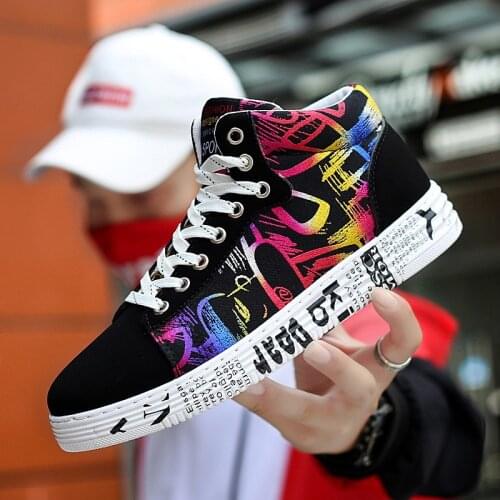 Fashion Sneakers For Men Classic Graffiti Lace-up High Style Spring Autumn Vulcanized Flat With Camouflage Casual Shoes Men bb6