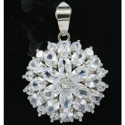 58x26mm SheCrown Deluxe Long Drop Created Green Peridot White CZ Gift For Ladies Party Silver Pendant