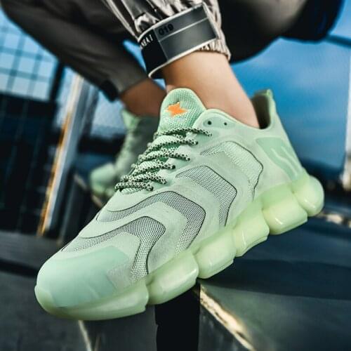 Mens sports shoes breathable casual shoes fashion Mocassin comfortable and lightweight outdoor running shoes plus size