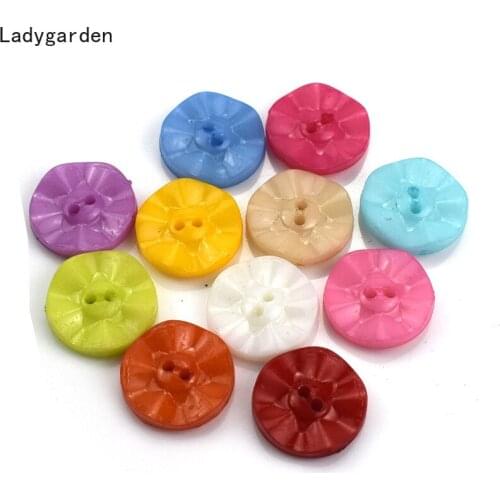 100PCS Flower Shape Mixed Colors Resin Buttons Coat Sweater Button Sewing Decorative Clothes Accessories 15MM 2 Holes Button