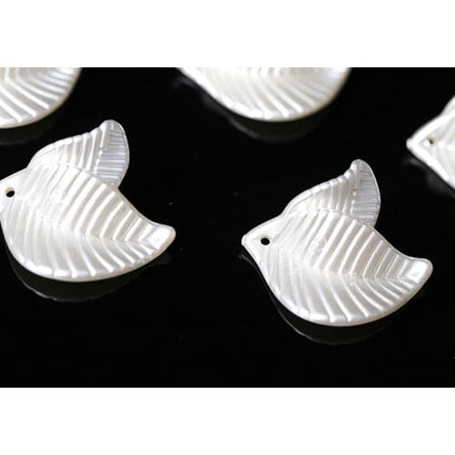 30 Ivory Acrylic Pearl Leaf Leaves Beads Charm 35mm Sew On Pendants Craft