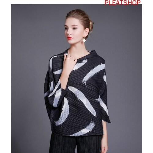 BLUE FOLD Women's T-shirts With Print