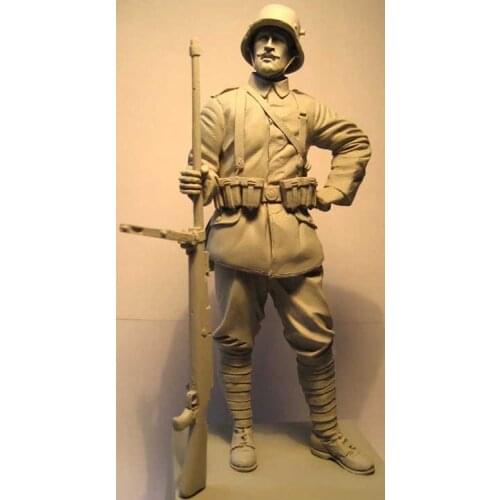 New Unassembled 1/16 ancient man stand in winter (NO BASE ) Resin Figure Unpainted Model Kit