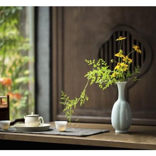 Chinese style ceramic flower arrangement vases and utensils