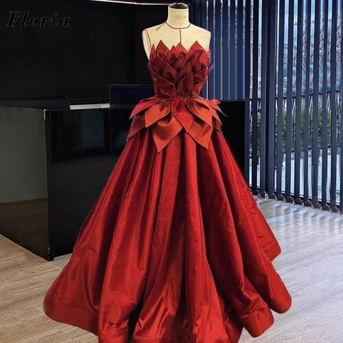 Fashion Arabic Red Celebrity Dresses Robes De Soiree 2021 Illusion Neck Formal Evening Dresses With Beads Prom Dress For Dubai