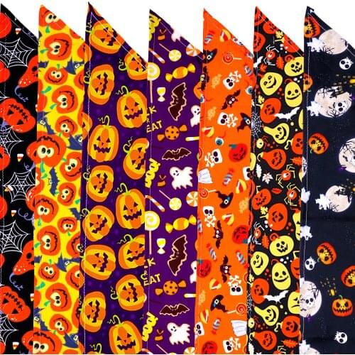 50/100/500pcs Pack Wholesale Cheap Hot Sales Pet Halloween Pumpkin Skull Custom Dog Bandana Triangle Printed Dog Bandana