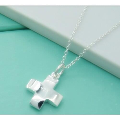 925 Sterling Silver Short Cross Pendant Necklace 18 Inch For Woman Fashion Wedding Engagement Party Charm Jewelry