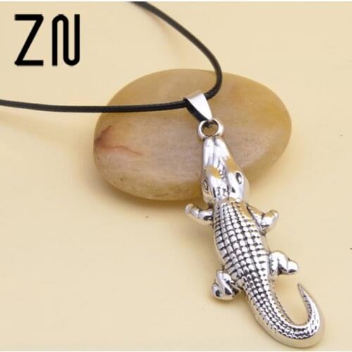 Fashion Cute And Fine Titanium Steel Crocodile Pendant Rope Necklace for Lady Women And Men