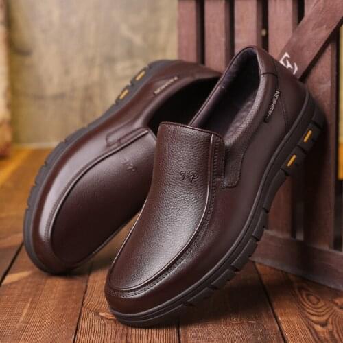 2021New High Quality Soft Cow Leather Mens Shoes Man Brown Business Dress Shoes Classic Round toe Moccasins Zapatos Hombre