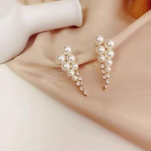 2021 New Korean Contracted Senior Sweet Pearl Women Earrings Fashion Elegant Temperament Geometric Modelling Drop Earrings