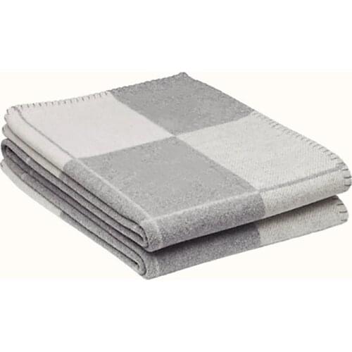 Letter Blanket Plaid Cashmere Crochet Soft Wool Scarf Portable Warm Bed Plaid Fleece Knitted Pink Throw Blanket Brand letter