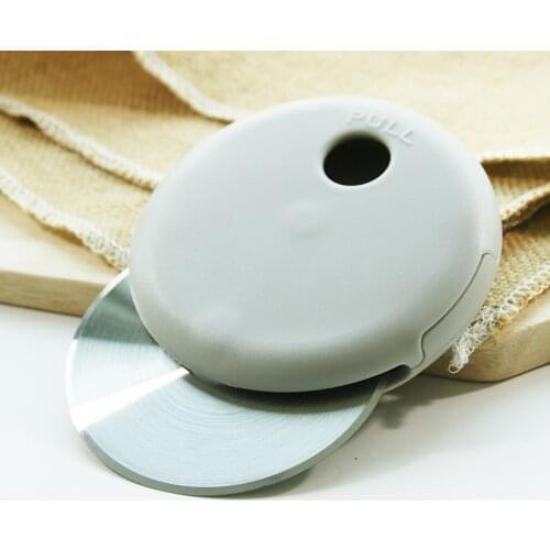 Stainless steel Dough Pizza Slicer Cutter Baking Accessories 3.5in Round Wheel Cutting Knife for Pizza with Lid Roulette Roller