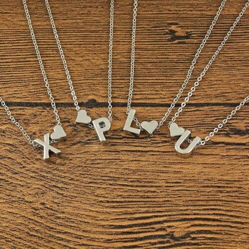 Simple 26 English Letters Silver Color Peach Heart Pandent Necklace for Women Maternal Love Clavicle Chain Choker Necklace