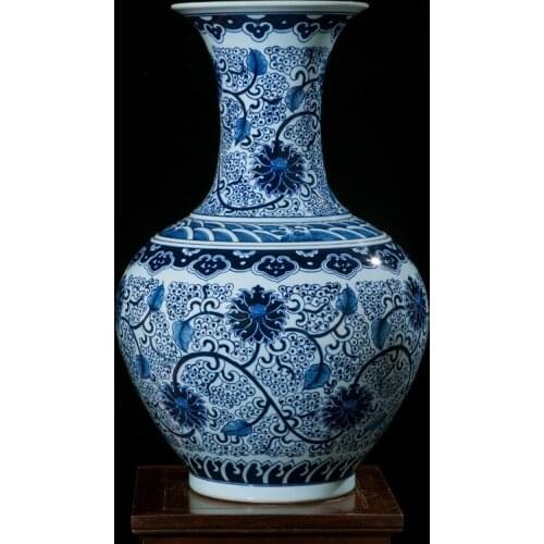 Traditional Chinese Blue and White Porcelain Vase Home Decoration Classic Jingdezhen Antique Hand Painted Ceramic Vases