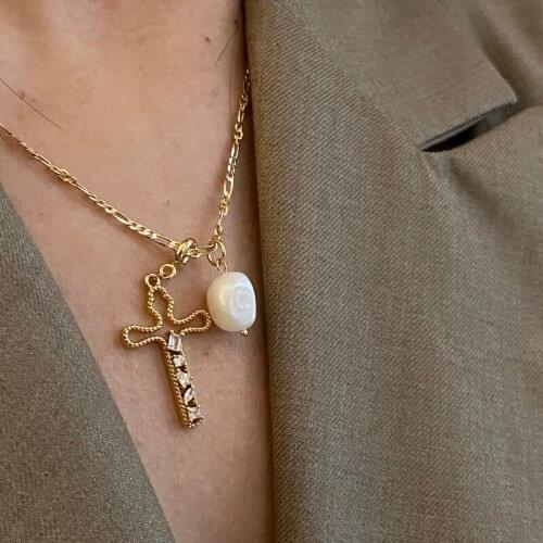 Baroque Pearl Necklace Cross Double-layered clavicle chain for womens fashion sense chain