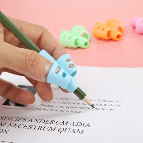 4pcs Hollowed Pencil Holder Tools Rubber Children Learning Practise Two Finger Writing Pen Aid for School Kids