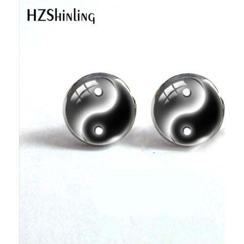2019 Top Selling Glass Convex Glass Stud Earrings White and Black Yin Yang Art Pattern Ear Studs Jewelry Best Gifts