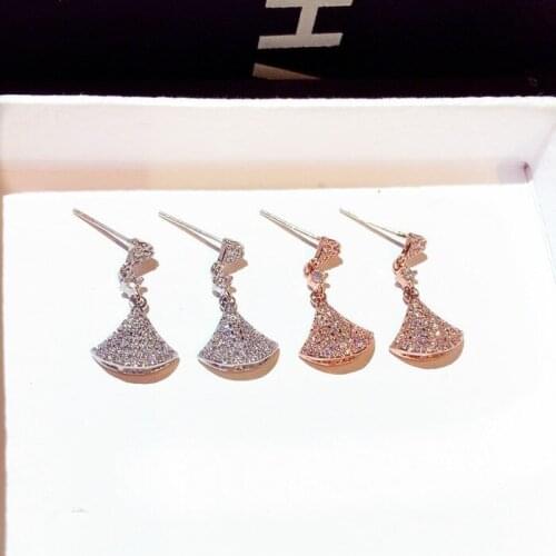 WYJZY Fashion temperament ladies crystal earrings beautiful sparkling crystal with earrings student style wear earrings