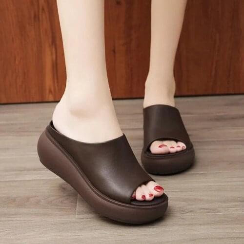 Womens Summer Flat Slippers Wedge Shoes Round Toe Sandals High Heel Open Toe Platform Sandals Woman Beach Slippers Black brown