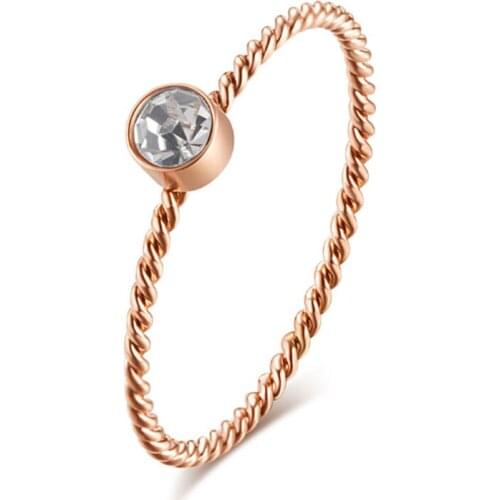 Sweet and Romantic Ring for Women Rose Gold Color Titanium AAA+ Cubic Zirconia Womans Ring Twist Ring Lady Jewelry