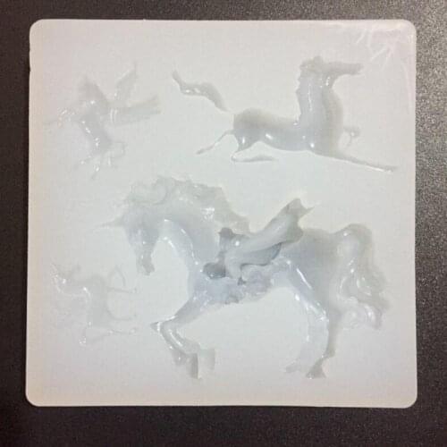 1 Piece Pegasus Horse Shapes Silicone Candy Chocolate Fondant Biscuit Paste Cookie Mold Cake Decoration Tool