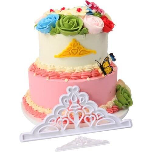 2Pcs Crown Cookie Cutter Plastic Biscuit Cut Mold Baking Fruit Cut Cake Mold Embossing Printing Die