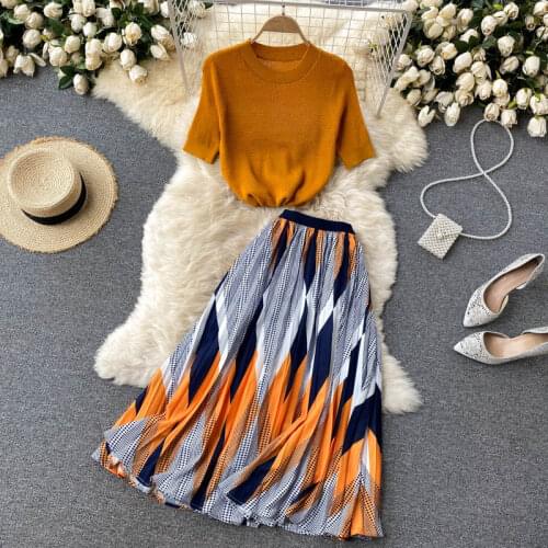 Elegant Suit Womens Summer Knitted Short Sleeve Blouse All-Match High Waist Design Hit Color Diamond Skirt Two Piece Set zh1228
