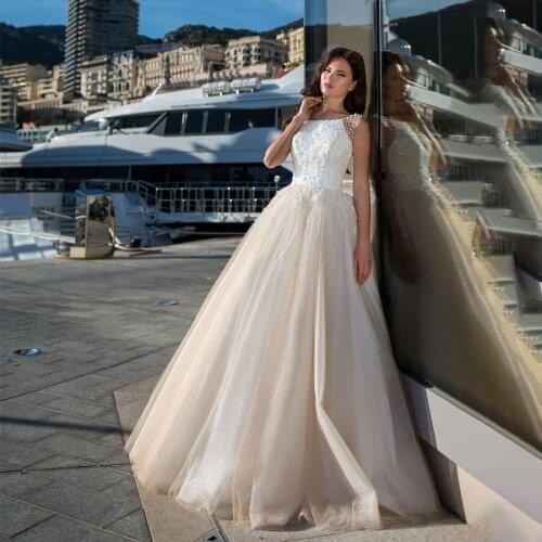 High Neck White and Champagne Lace Applique with Crystals Sleeveless Wedding Gowns trajes de novia Customized Made Bridal Gown