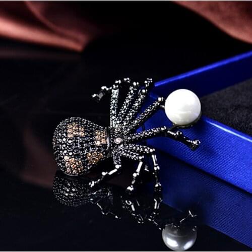 Bling High Quality Zircon Spider Brooch Black Polish Brooch Pins For Women Men Party Jewelry Beautiful Brooch