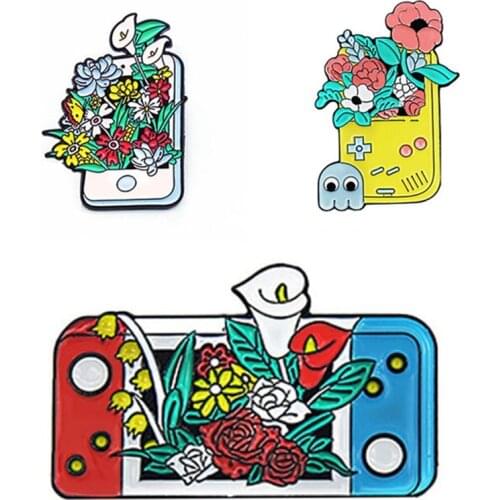 Beautiful Flower Lapel Pins Game Console Enamel Badges Women Cute Anime Brooches For Backpack Fashion New Decorative Pin Brooch