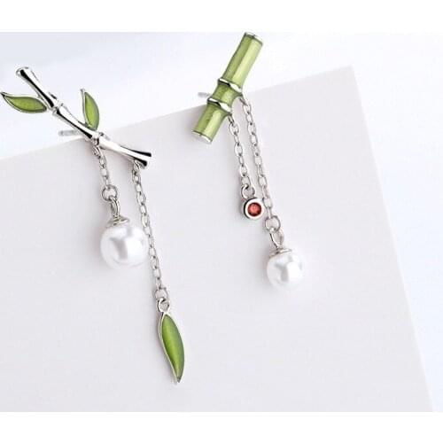 2021 New Trend Korean Fresh Asymmetric Modelling Drop Earrings Contracted Lovely Pearl Women Vintage Style Senior Earrings