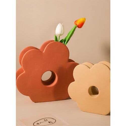 Nordic Decoration Ceramic Vase Home Art Design Pottery Flower Vase Scandinavian Minimalist Style Modern Home Decor Accessories