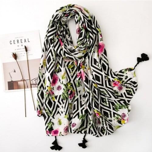 Womens scarves winter quality hijab Soft Pashminas scarf blanket scarf Lady beach Cotton Fashion shawl cape Sjaal muslim