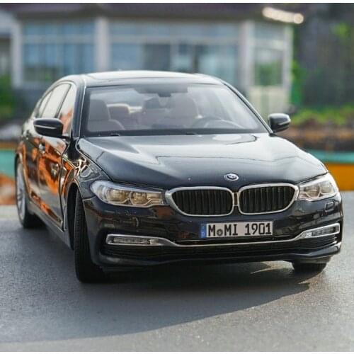 Original factory diecast 1:18 B MW new 5 series car model 2018 Chinese version long shaft diecast car model with small gift