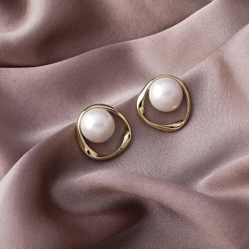 2021 Wholesale New Cute Elegant Simulated Pearl Geometric Stud Earrings for Women Shiny Crystal Jewelry Fashion Oorbellen
