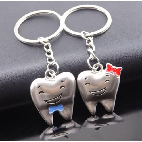 Original New Cartoon Anime Bear Rabbit Couple Keychain Women Smiling Tooth Key Chain Lovers Jewelry Valentines Gift Souvenirs