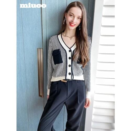 Casual contrast stripe single breasted patch pocket V Collar knitted cardigan womens wear 2021 Spring new High Top Quality