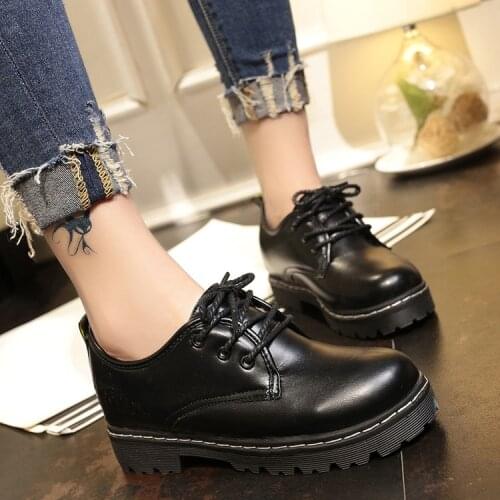 2018 hot new Autumn Winter new leather women flat black shoes pointed deep mouth soft bottom leisure flat shoes woman