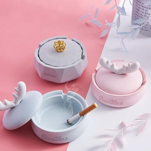 Nordic Resin Solid Color Ashtray with Cover Anti-fly Ash Home Office Library Antlers Ashtray Modern Home Decoration Accessories