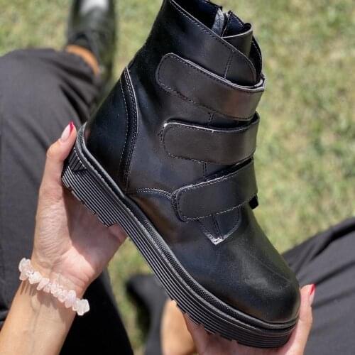 Womens winter autumn fashion boots new season faux leather Materıal black Layd shoes raund foot high-heeled lace