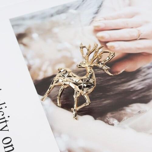 Exquisite Cute Gold Christmas Deer Animal Brooch Clothing Versatile Accessories