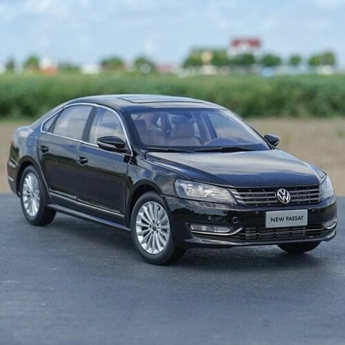 Original Authorized Authentic 1/18 Volkswagen New Passat 2011 Diecast Toy Car Model for Christmas/birthday Gift, Collection