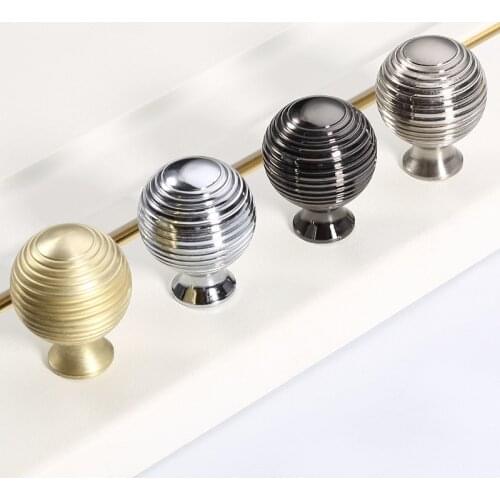Factory Wholesale European Cabinet Black Zinc Alloy Handle American Modern Drawer Gold Round Single Hole Handle Drawer Knobs