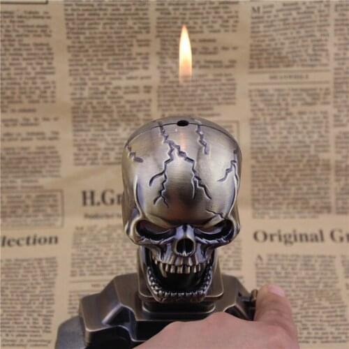 Skull Cool Look Desktop Ashtray with Inflatable Open Flame Lighter Regalos Para Hombre Originales Smoking Accessories for Weed