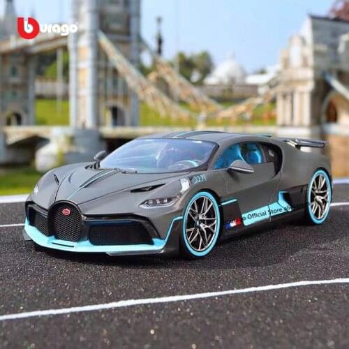 Bburago 1:18 Scale Bugatti Divo Alloy Luxury Vehicle Diecast Cars Model Toy Collection Gift