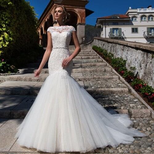 Elegant Mermaid Wedding Dresses 2021 Diamond Sashes Lace Appliques Scoop Short Sleeve Backless Wedding Tulle Hemline Bridal Gown